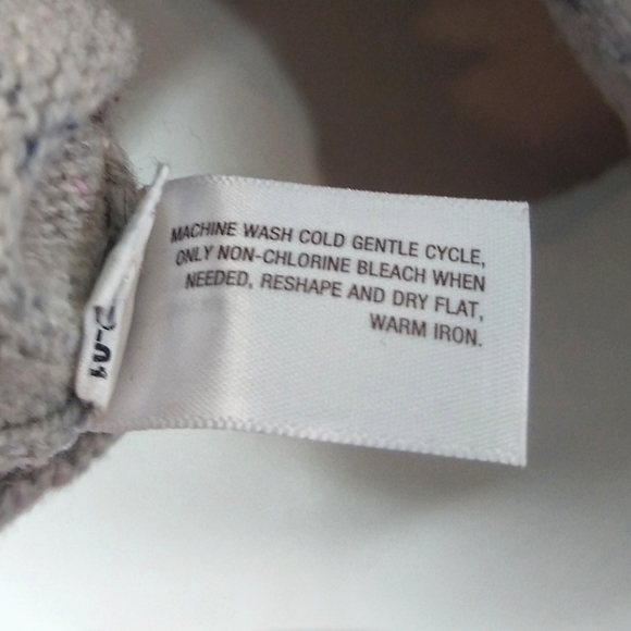 OLD NAVY PLUS Women's Relaxed V-Neck Tunic Sweater - Picture 3 of 5